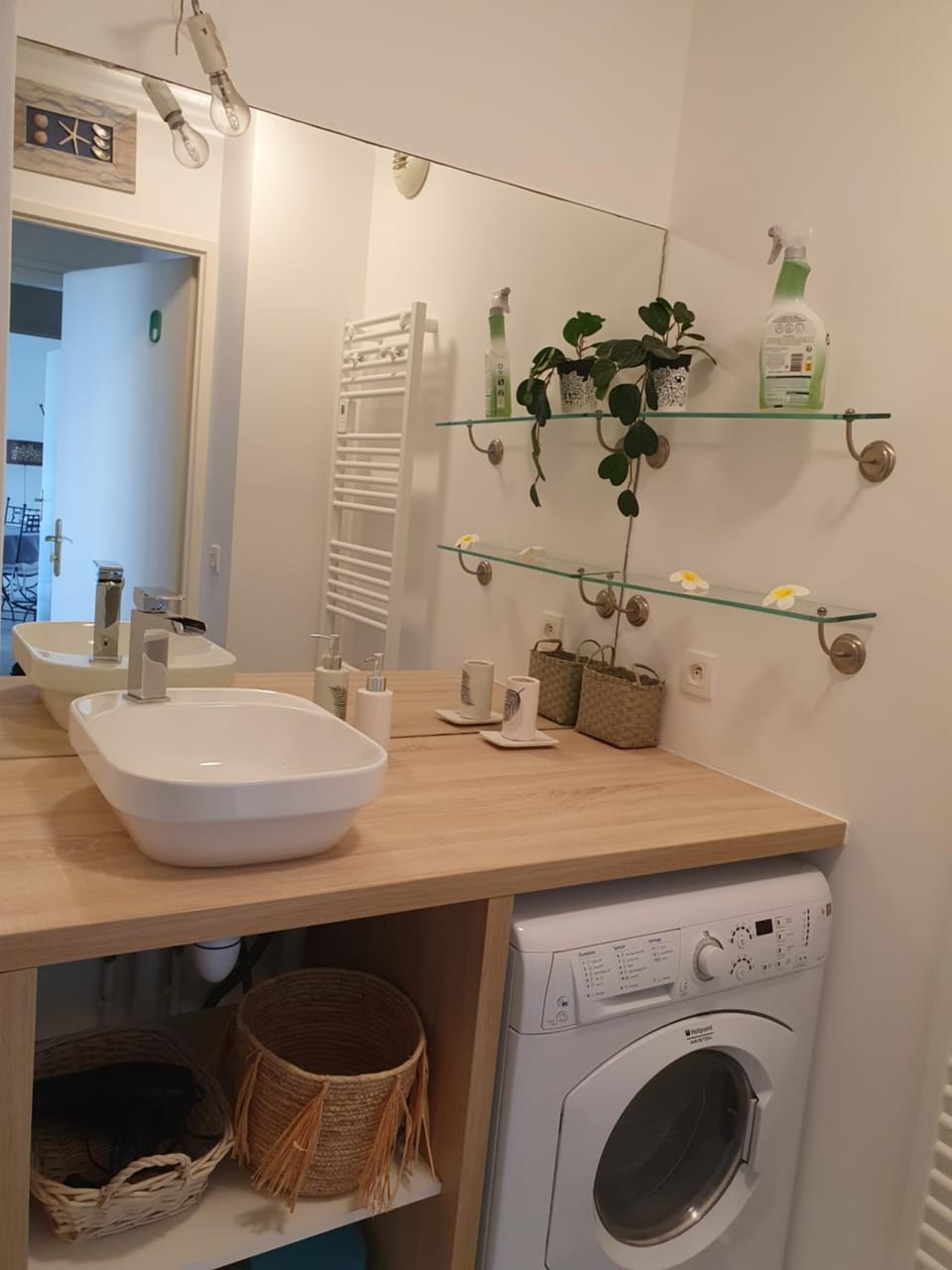 Bathroom, washing machine