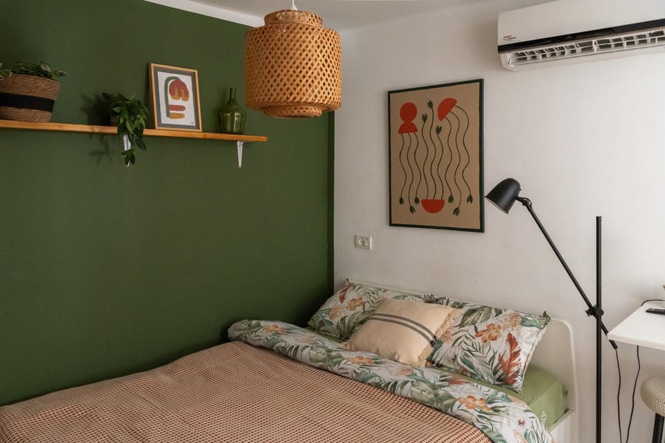 Bed, Bedroom, air conditioner