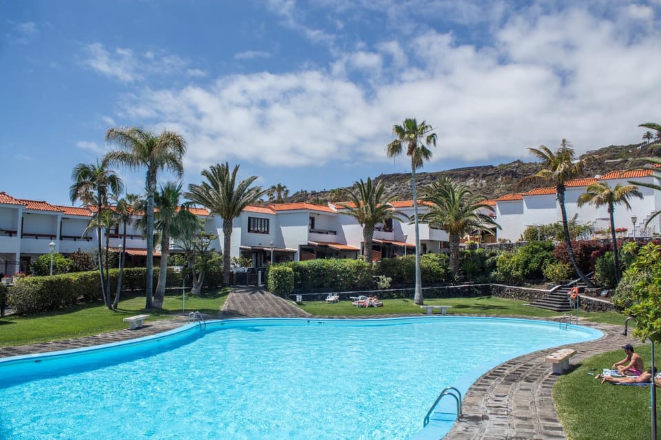 Garden, View (from property/room), Swimming pool
