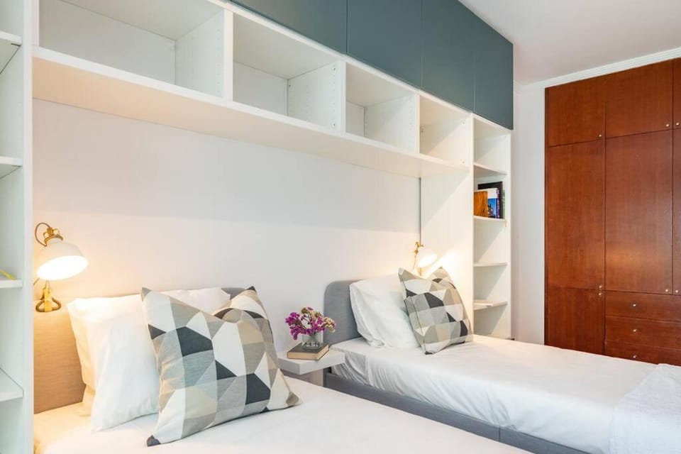 Ocean Front 2bed Luxury w/ Elevator Parking WI-FI Apartment in Matosinhos