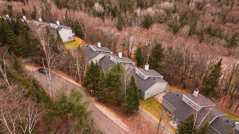 Big Sunshine Apartment in Mont-Tremblant