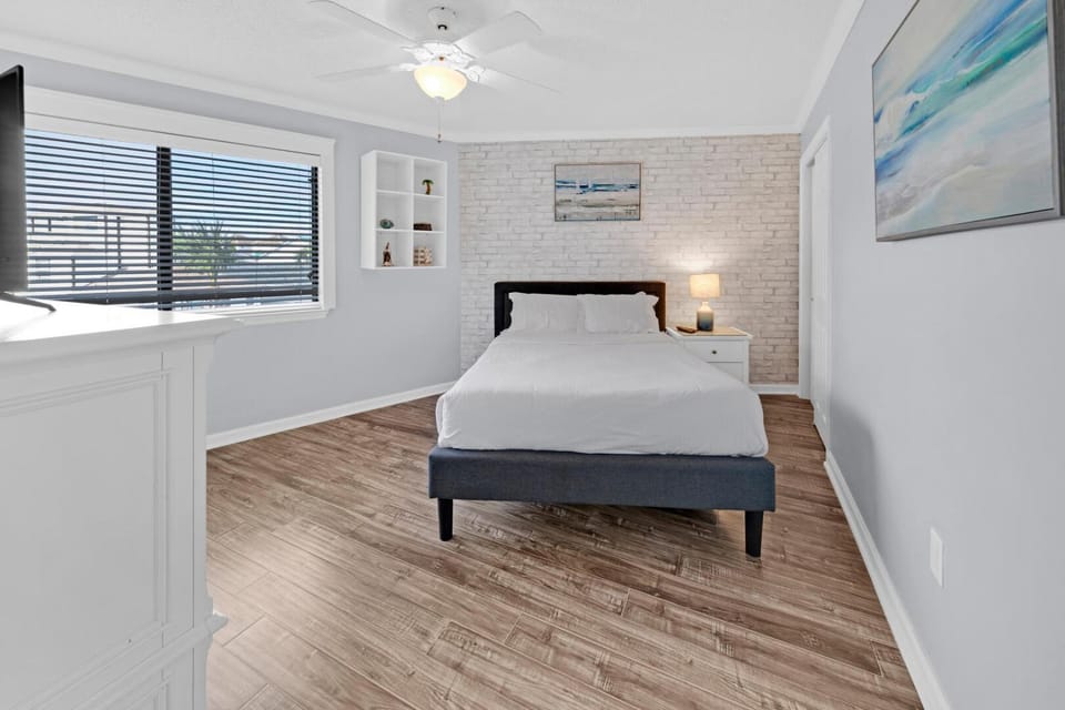 Crystal Village II 19B - 2BD 2BA Condo near the Beach sleeps 6 House in Miramar Beach