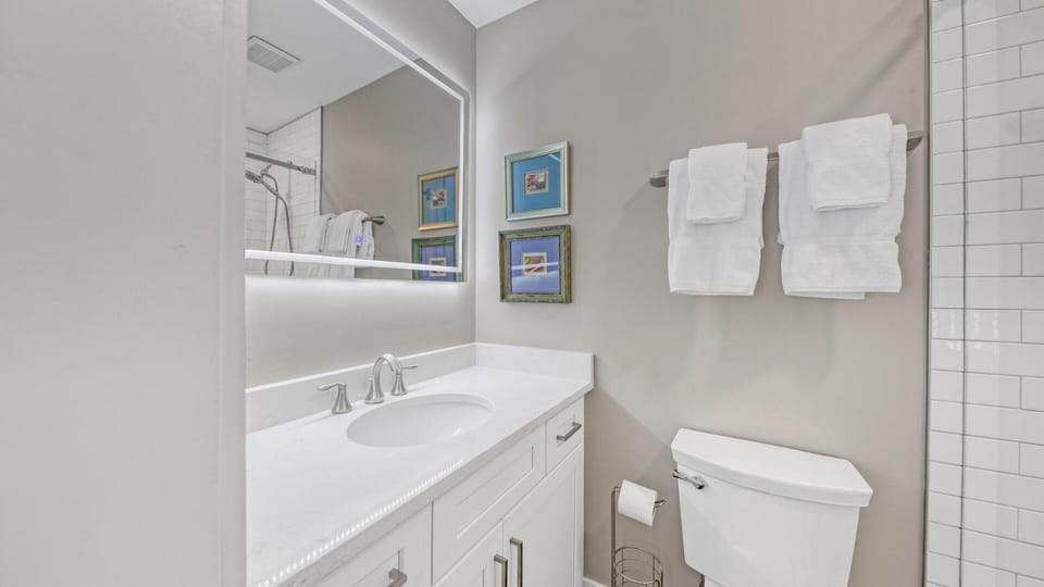 Seahaunts 6A - Steps to the beach updated in 2022 south side of 30A House in South Walton County