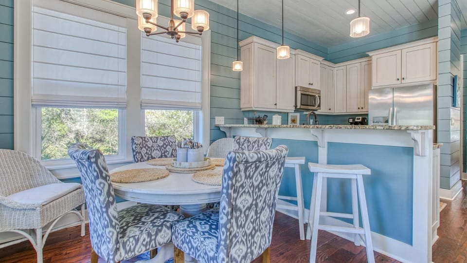 Shades of Blue - Beautiful 4 bedroom home in Blue Mountain Beach House in South Walton County