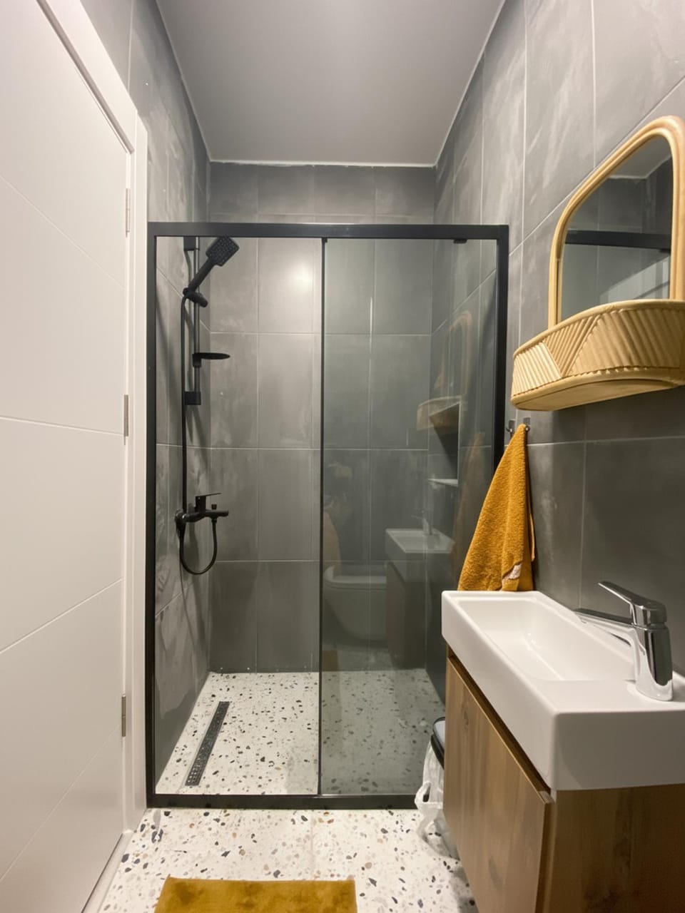 Cosy flat with a garden in central Kadikoy Apartment in Istanbul