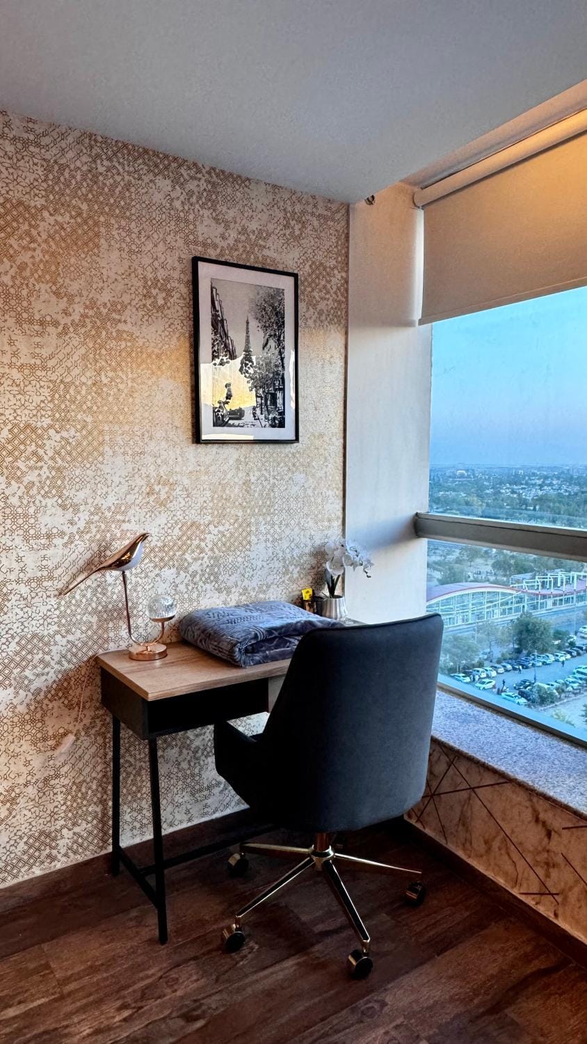 Living room, Seating area, Dining area, hair dresser