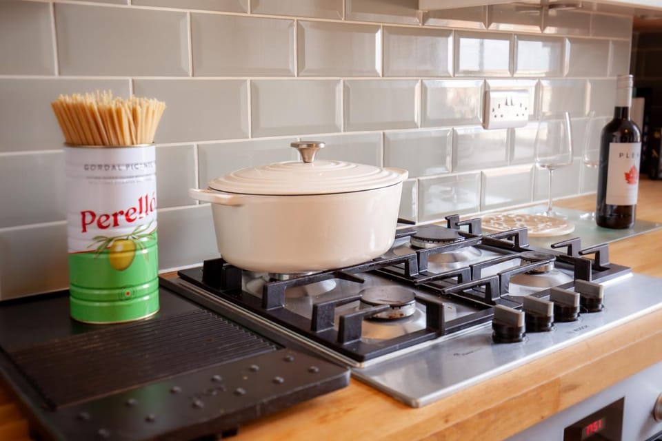Kitchen or kitchenette, stove