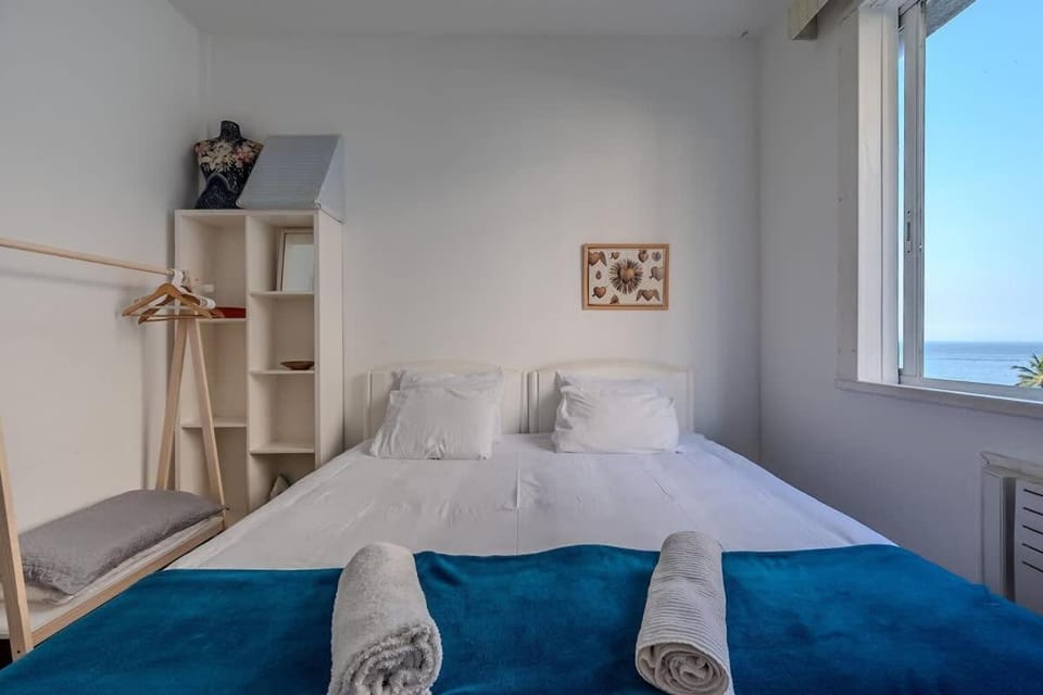 Vista para a praia de Copacabana, quarto e sala Apartment in Rio de Janeiro