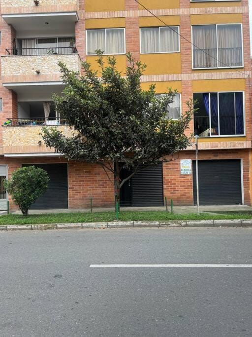 Apartaestudio entero cerca estacion metro Itagui Apartment in Itagüí