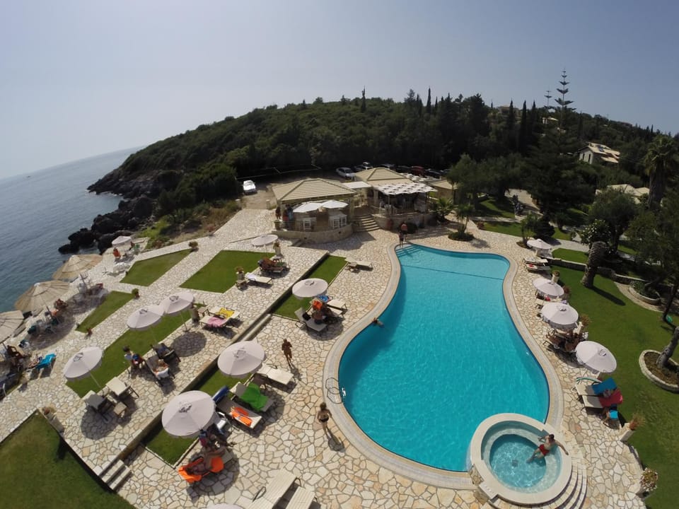 Bird's eye view, Pool view