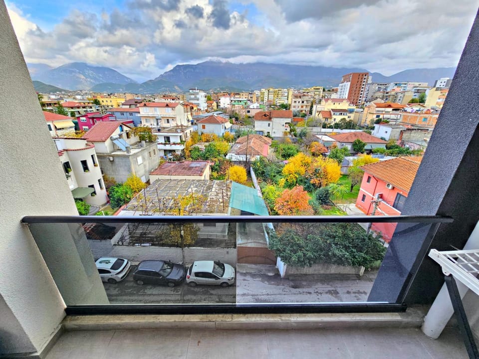 Property building, Day, Balcony/Terrace, Mountain view