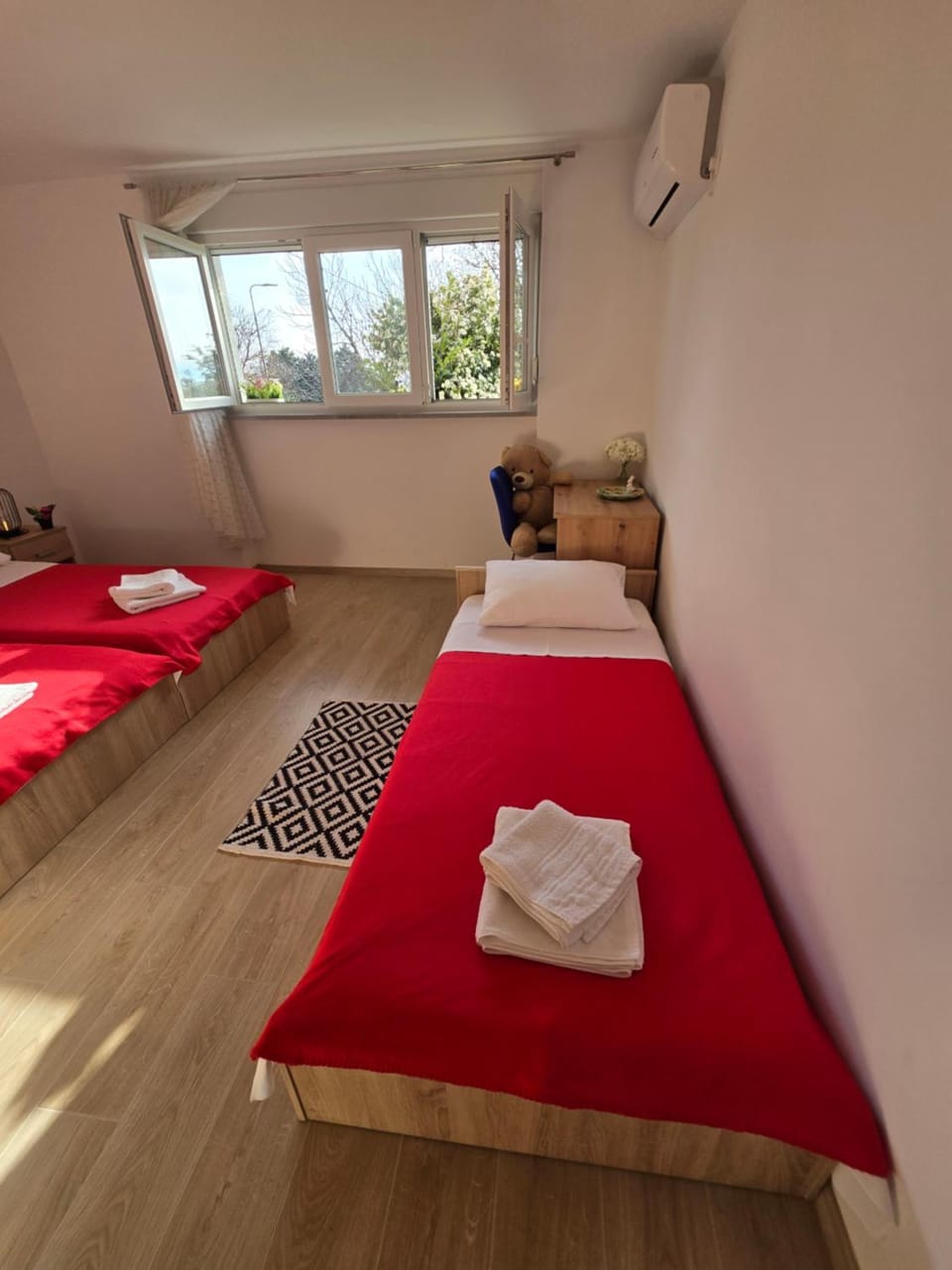 Bed, Bedroom, Garden view, air conditioner