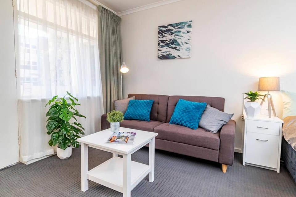 Glenelg Central Studio Aqua Apartment in Adelaide