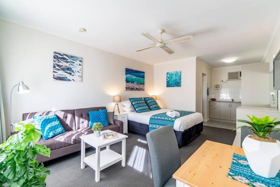 Glenelg Central Studio Aqua Apartment in Adelaide