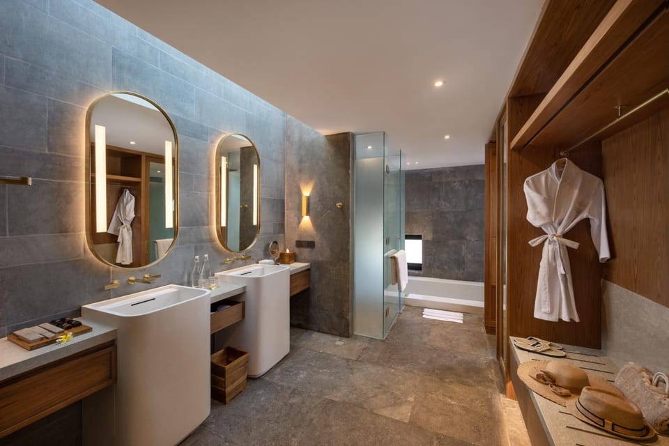 Shower, Toilet, Bathroom, Bath, towels