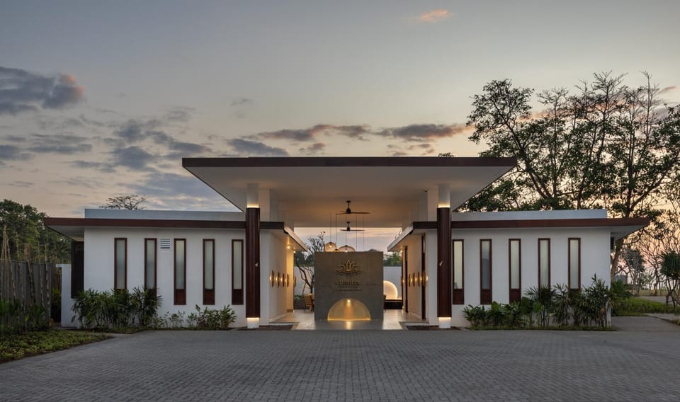 Property building, Facade/entrance, Day, Garden, Lobby or reception