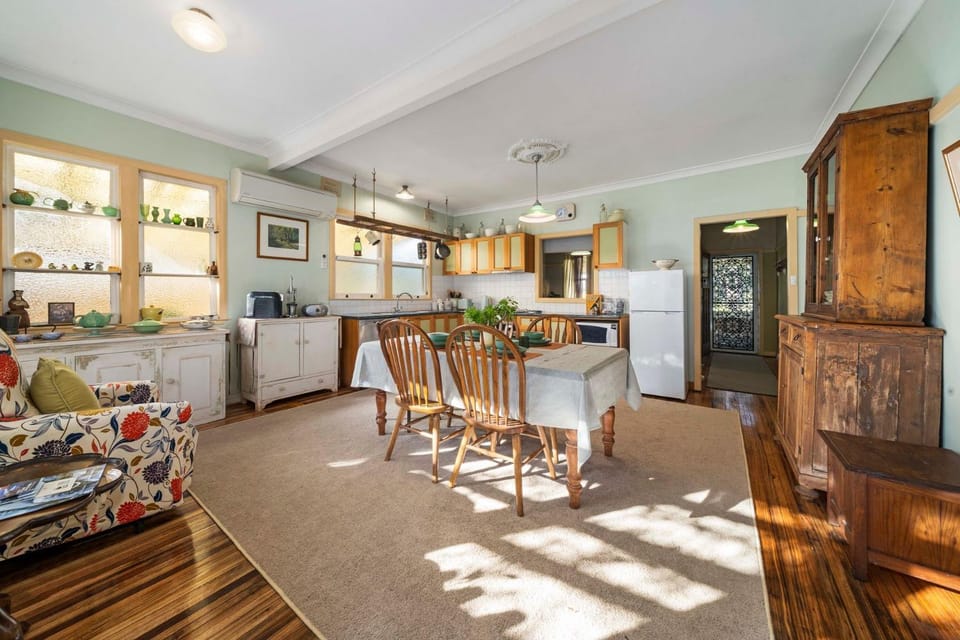 Secret Garden Cottage House in Katoomba