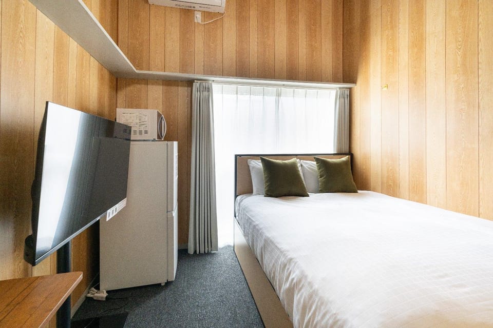 Bed, TV and multimedia, Bedroom, air conditioner