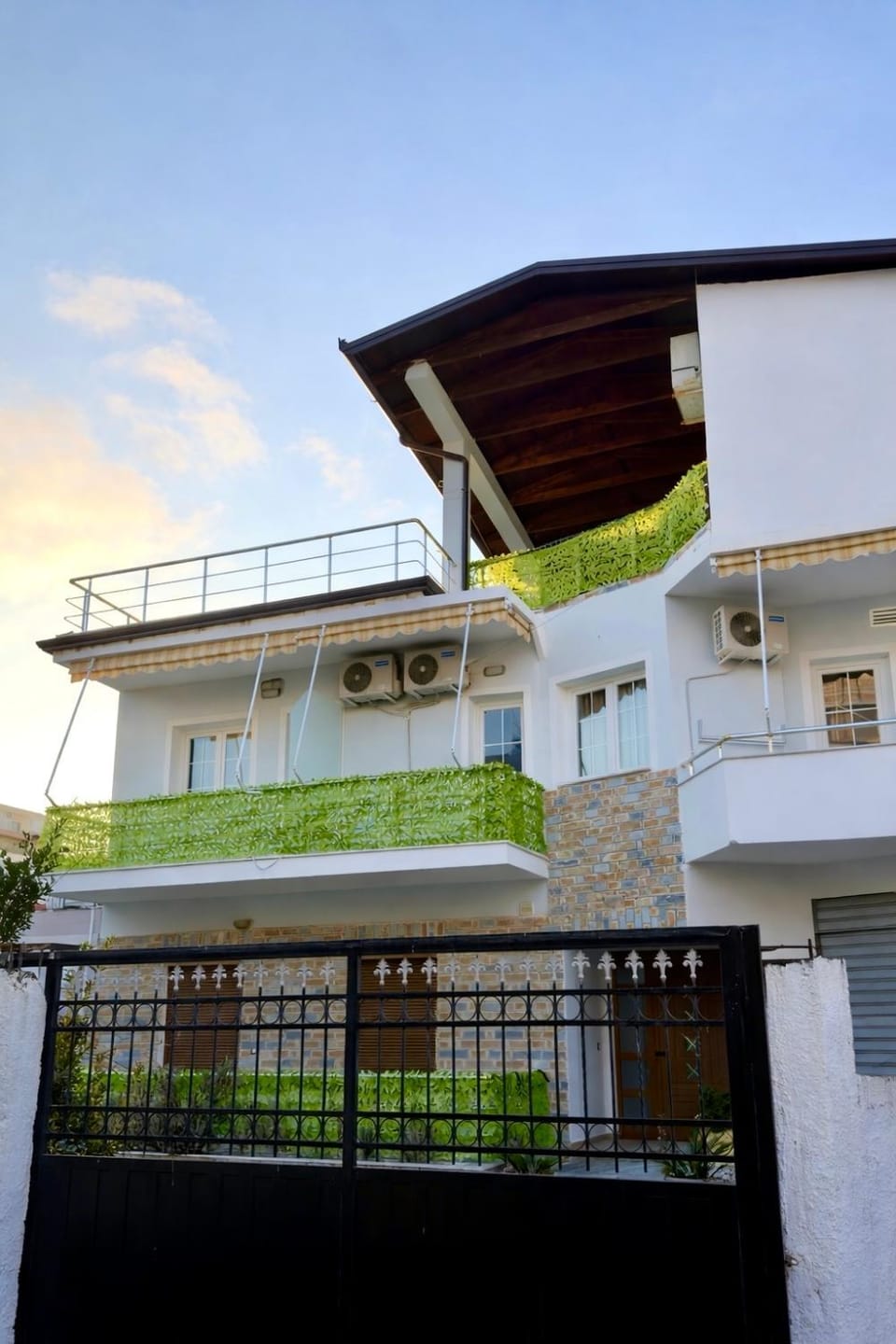 Property building, Patio, Day, View (from property/room), Balcony/Terrace