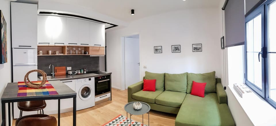 Coffee/tea facilities, Kitchen or kitchenette, Living room, Seating area, Dining area, pet friendly, stove
