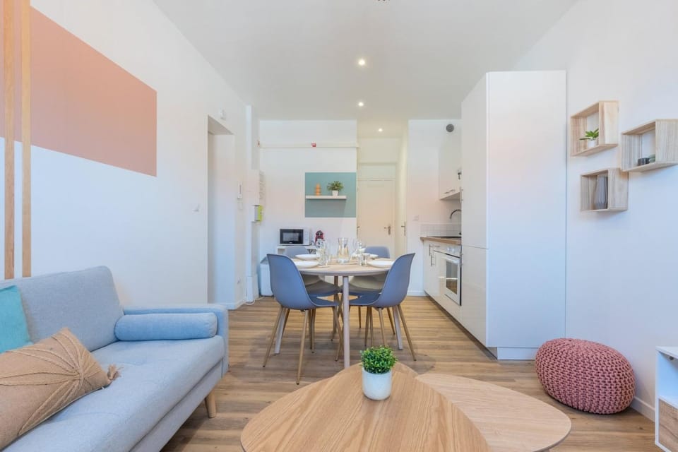 2 bedroom apartment near tram, CHR + parking Apartment in Hauts-de-France