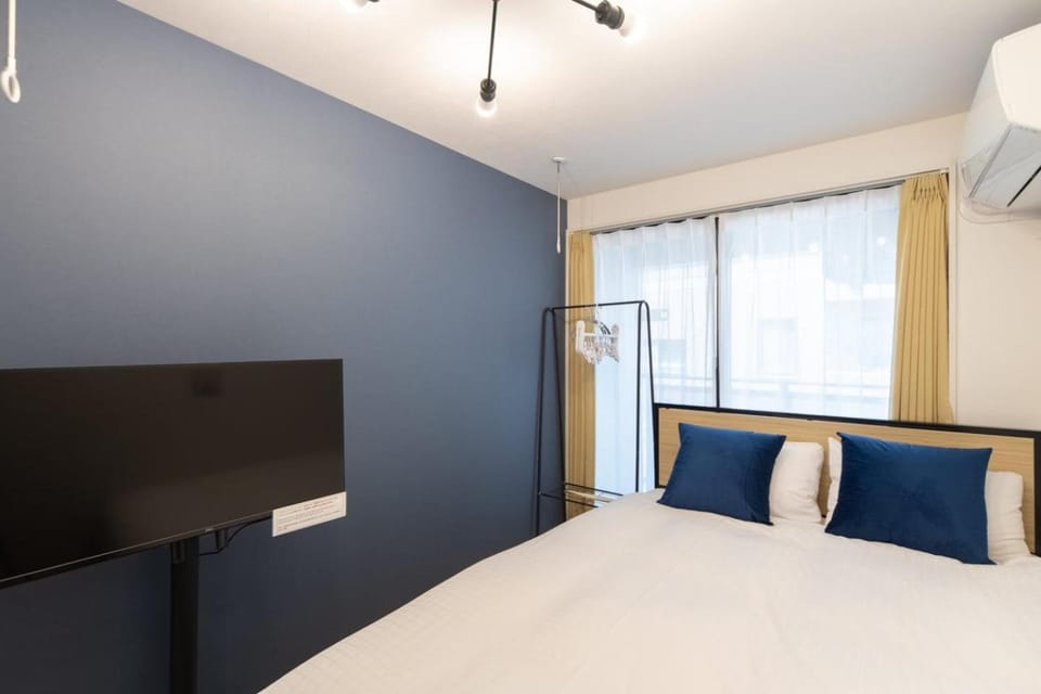 Bed, TV and multimedia, Bedroom, air conditioner