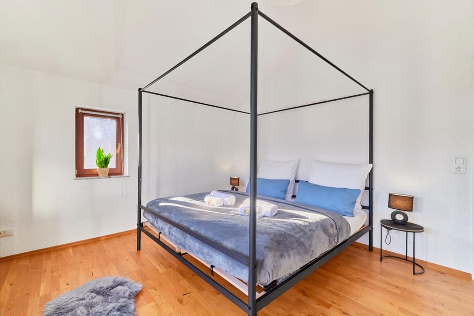 Bed, Photo of the whole room, Bedroom, cot, heating, internet, towels