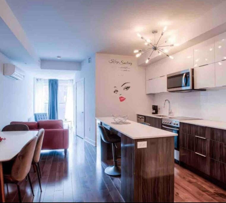 2 bedroom Condo in the heart of the city Montreal Apartment in Laval