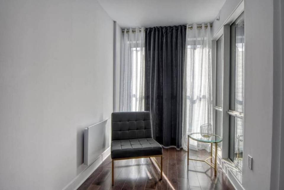2 bedroom Condo in the heart of the city Montreal Apartment in Laval