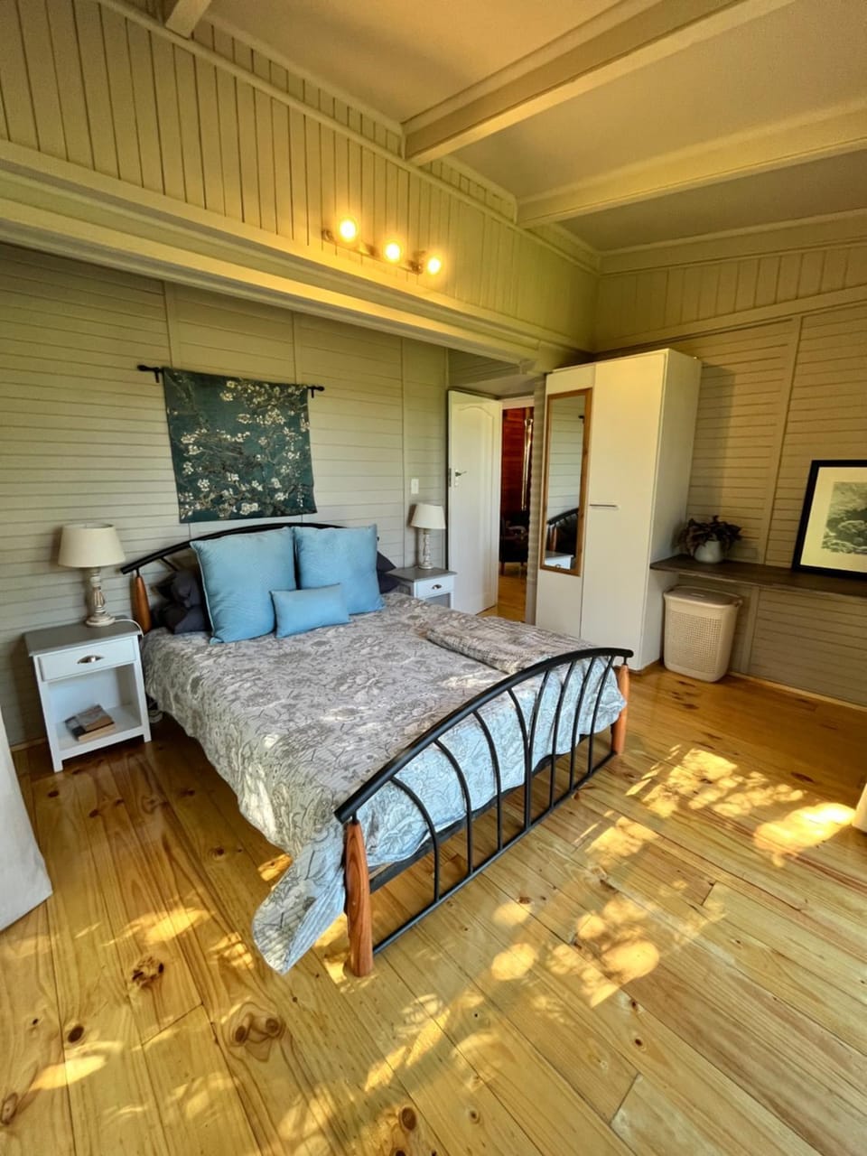 Moonriver Sunset View Cottage and Le Shed Garden Cottage Apartment in Knysna