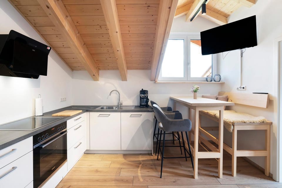 Property building, Kitchen or kitchenette, Living room