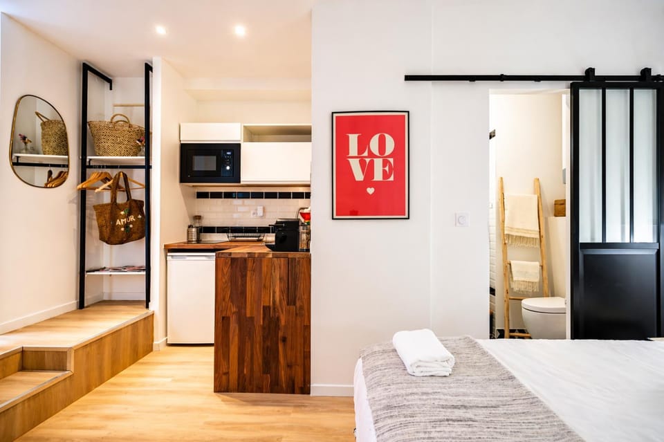 Kitchen or kitchenette, Photo of the whole room, Bedroom