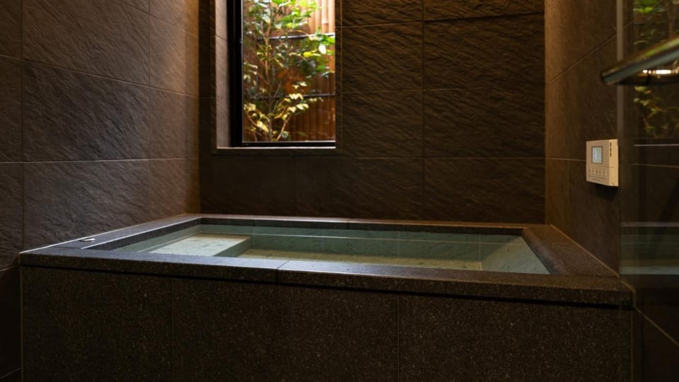 Bathroom, Photo of the whole room