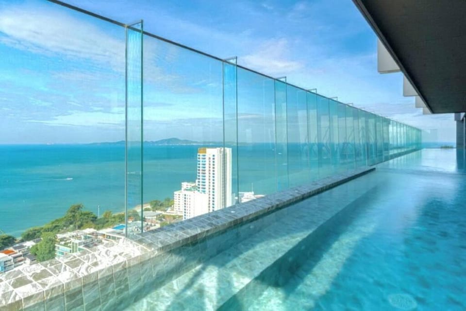 Luxury suite with sea view. Apartment in Pattaya City