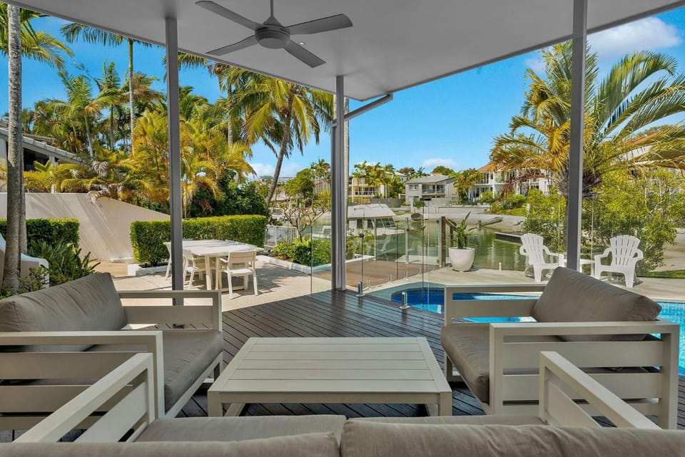 14 Cooran Court House in Noosa Heads