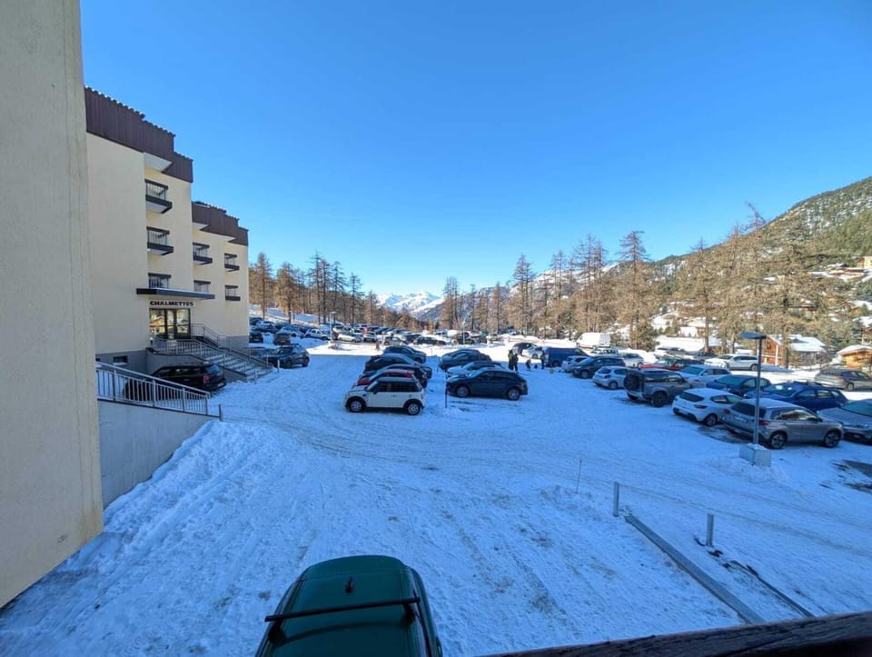 Résidence Chalmettes - Appartement sur les pistes des ski avec parking MAE-1524 Apartment in Montgenèvre
