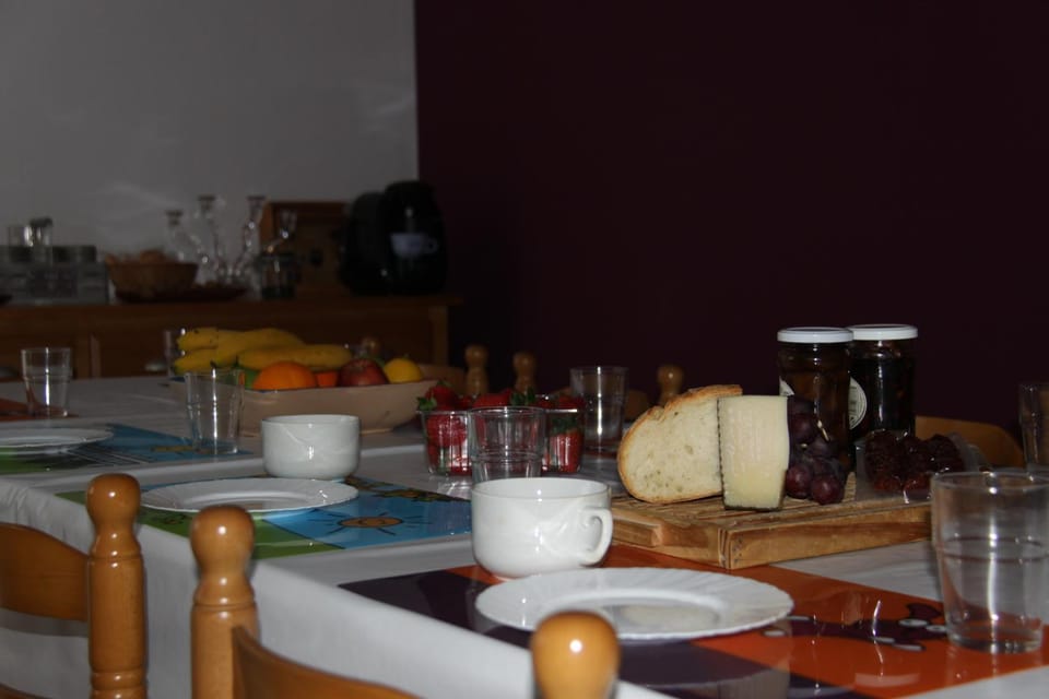Communal lounge/ TV room, TV and multimedia, Buffet breakfast