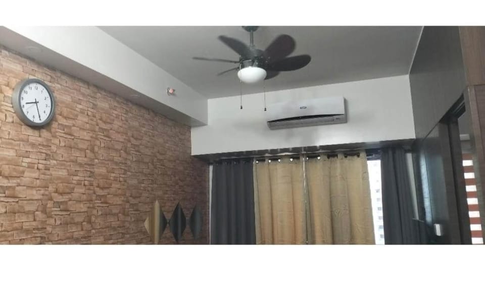 2 Bed 2 Bath condo in Air Residences Apartment hotel in Makati