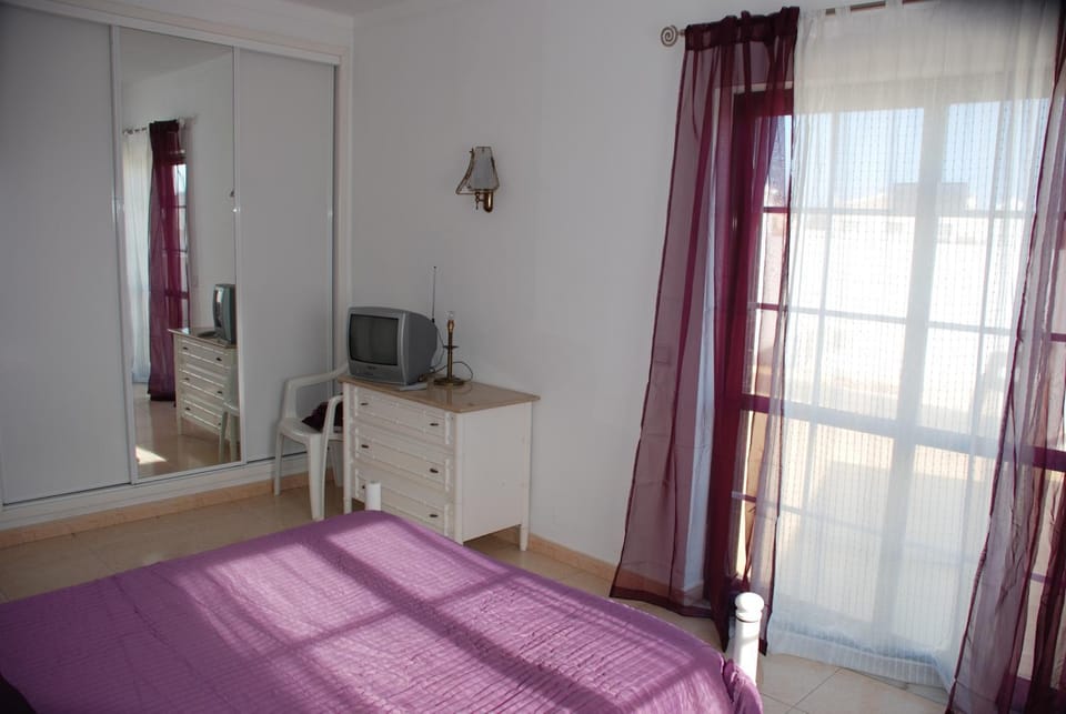 Photo of the whole room, Decorative detail, Bedroom, cot, wardrobe