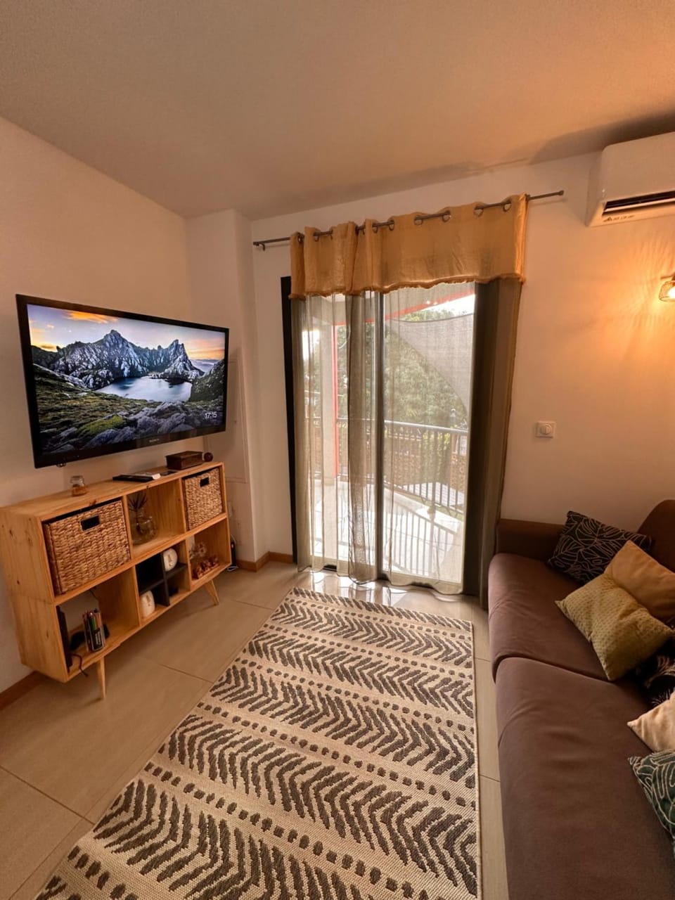 TV and multimedia, Living room