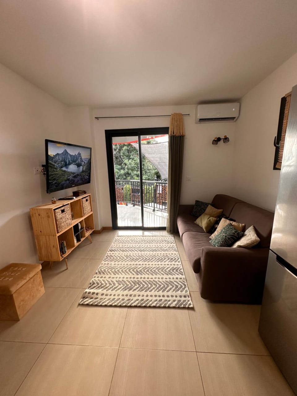 Living room, air conditioner