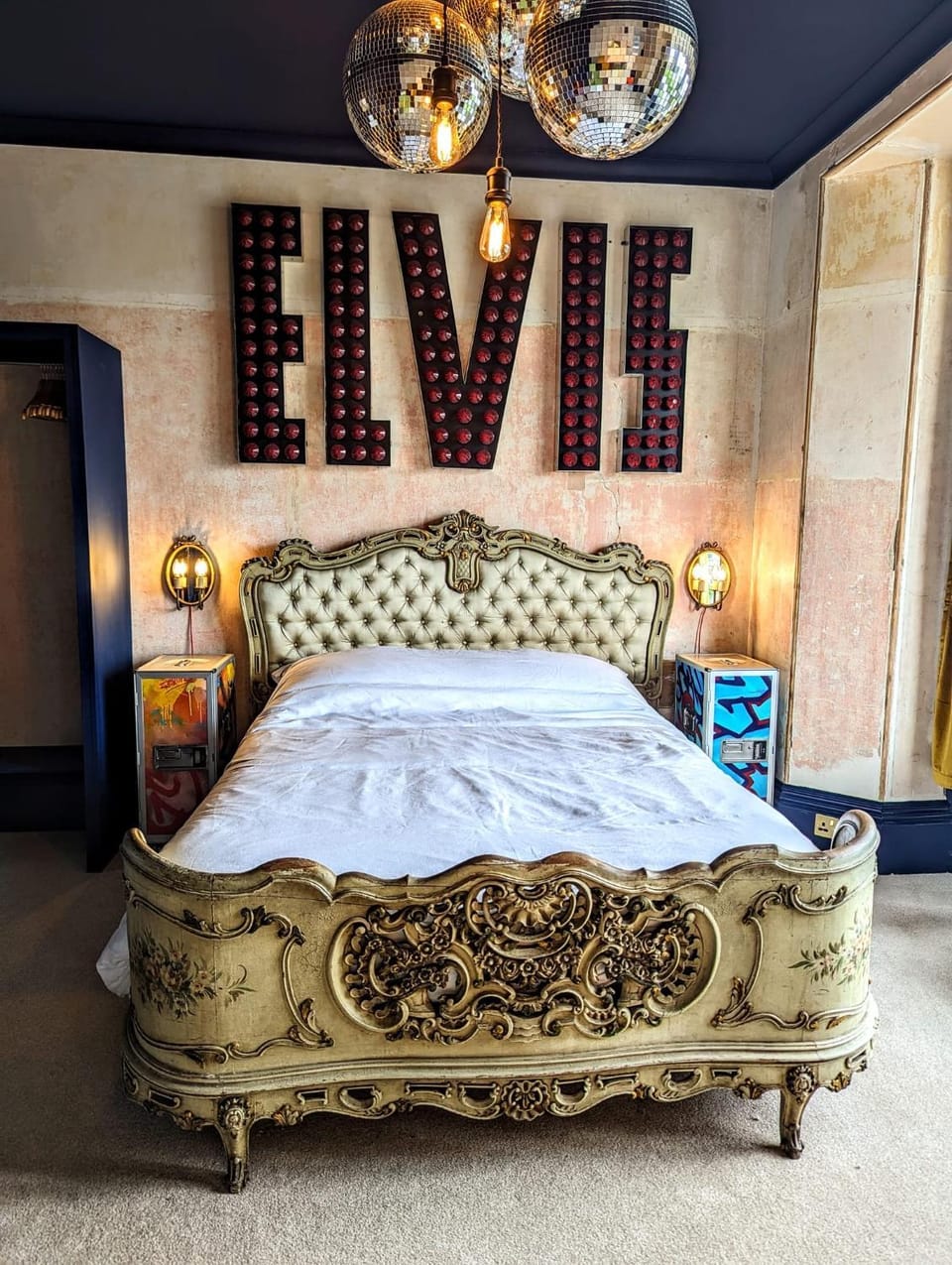 Bed, Bedroom