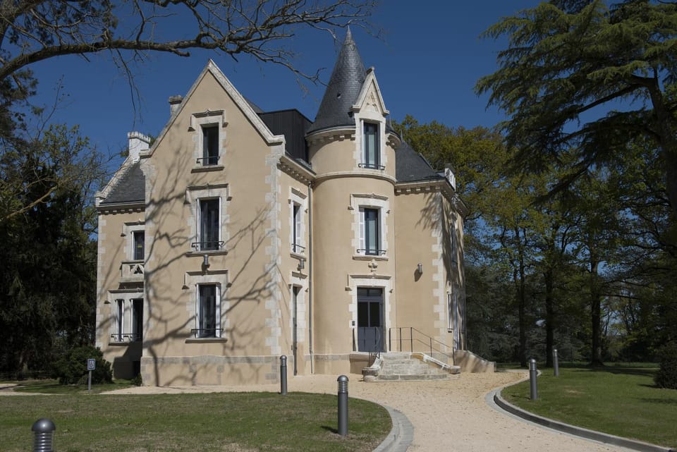 Property building, Day