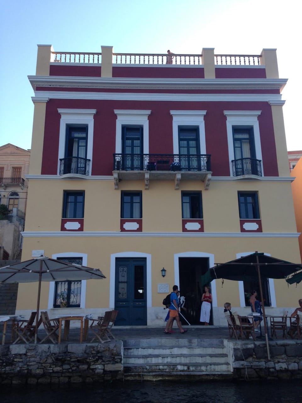 Facade/entrance