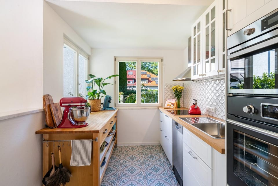 Kitchen or kitchenette, Living room