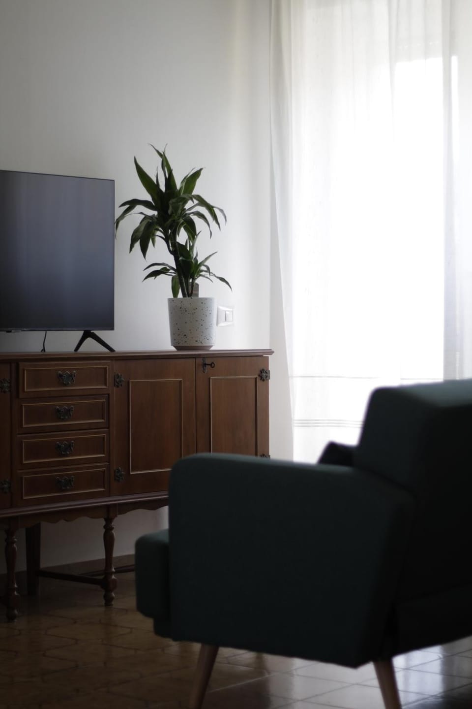 Communal lounge/ TV room, Living room, Seating area