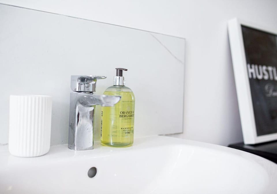 Stunning Townhouse with Large Garden - Sleeps 8! House in Cheltenham