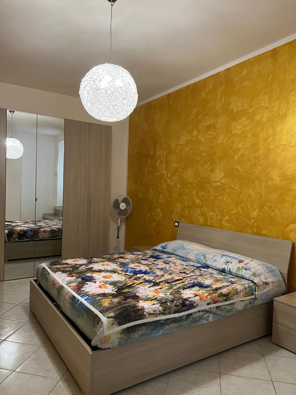 Bed, Bedroom, fireplace