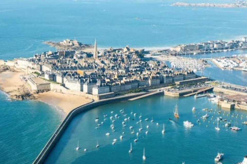 Location saisonnière à Montours House in Brittany