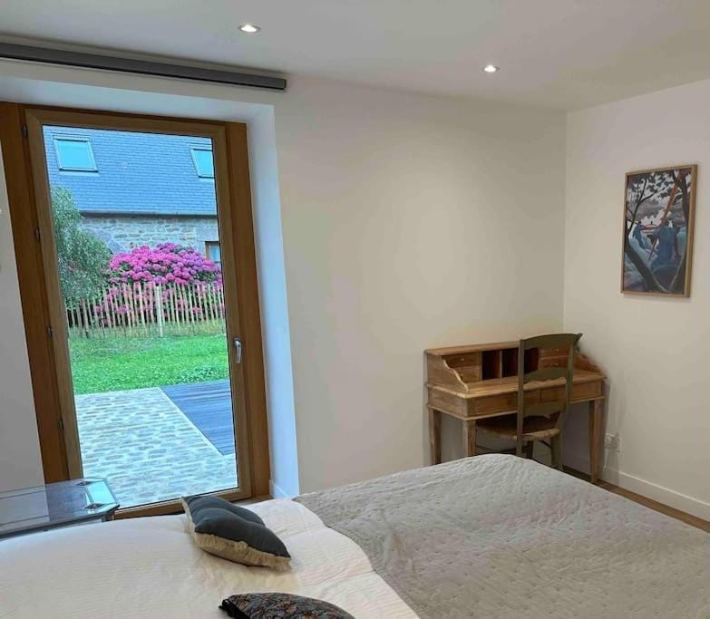 Bedroom, Garden view